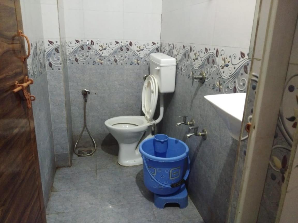 Hotel Shree Krishna 阿穆达巴 外观 照片